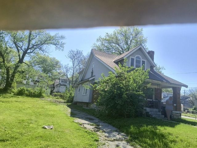 5247 Brookwood Avenue, Kansas City, MO 64130