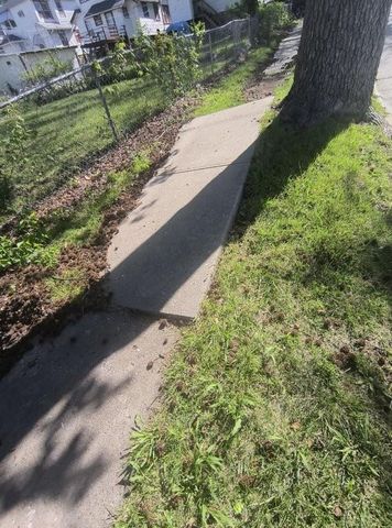 5247 Brookwood Avenue, Kansas City, MO 64130