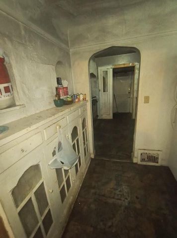 5247 Brookwood Avenue, Kansas City, MO 64130