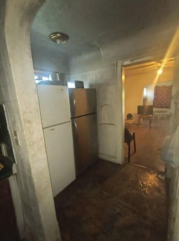 5247 Brookwood Avenue, Kansas City, MO 64130