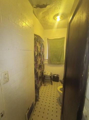 5247 Brookwood Avenue, Kansas City, MO 64130