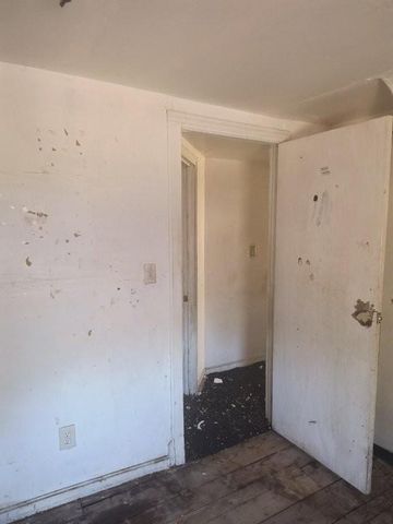 5247 Brookwood Avenue, Kansas City, MO 64130