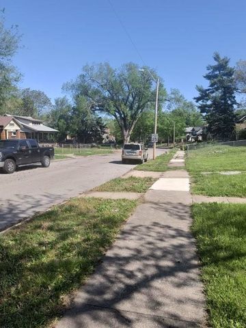 5247 Brookwood Avenue, Kansas City, MO 64130