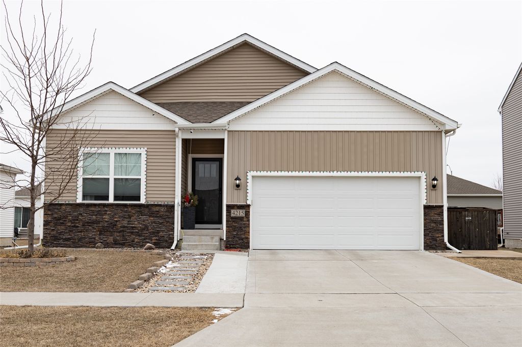 4215 NW Cedarwood Drive, Ankeny, IA 50023