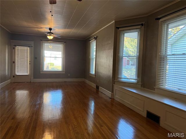 3317 Jackson Street, Alton, IL 62002