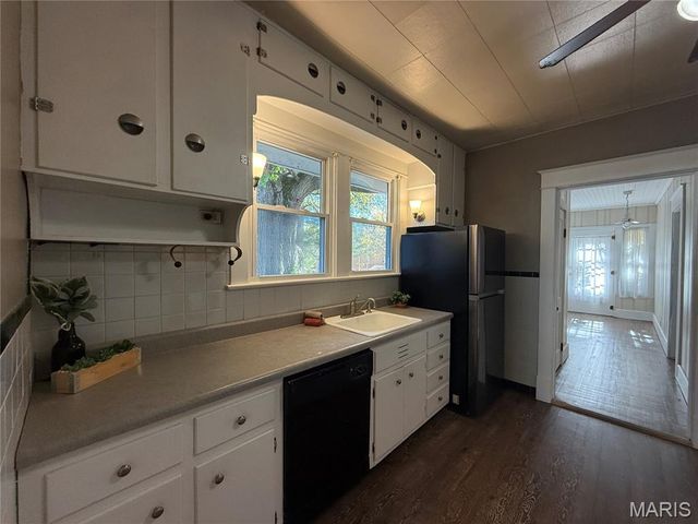 3317 Jackson Street, Alton, IL 62002