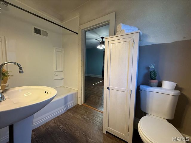 3317 Jackson Street, Alton, IL 62002