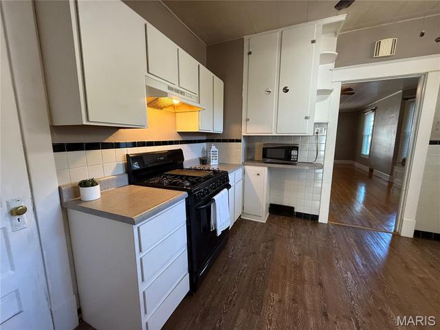 3317 Jackson Street, Alton, IL 62002