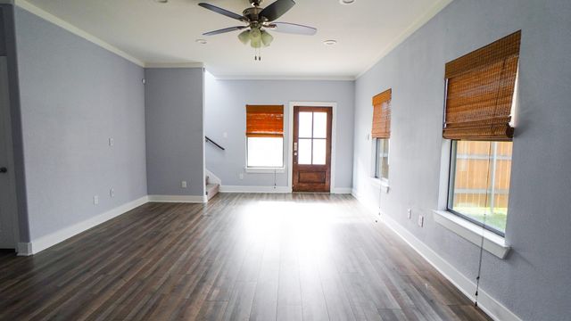 1827 Morris Street, Dallas, TX 75212