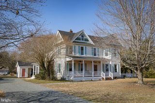296 BEACH RD, White Stone, VA 22578