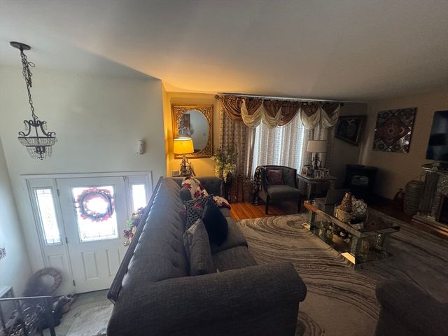 149 Thurber Ave, Attleboro, MA 02703