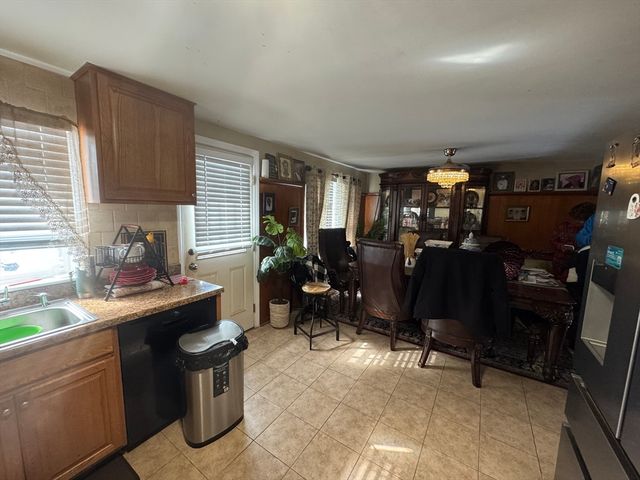 149 Thurber Ave, Attleboro, MA 02703