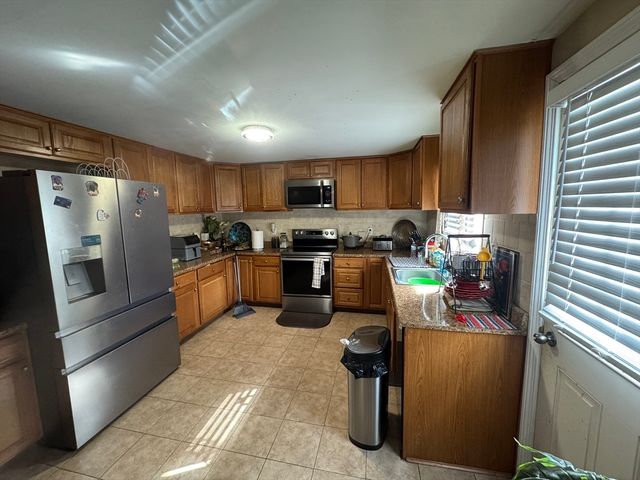 149 Thurber Ave, Attleboro, MA 02703