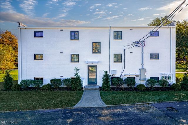 1673 Southbend Circle 2, Rocky River, OH 44116