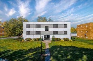 1673 Southbend Circle 2, Rocky River, OH 44116