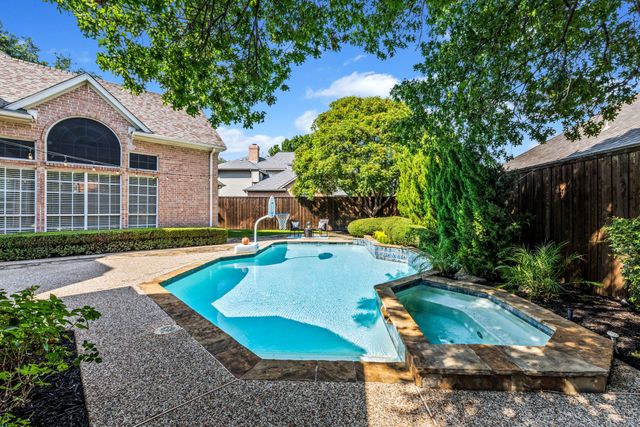 5925 Royal Palm Drive, Plano, TX 75093