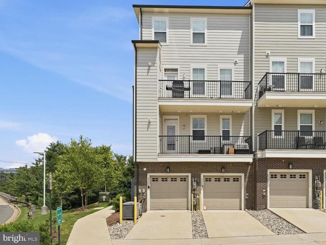 2303 STEPHANIE TESSA LN, Woodbridge, VA 22191