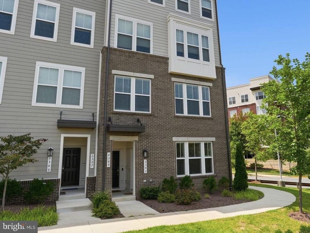 2303 STEPHANIE TESSA LN, Woodbridge, VA 22191