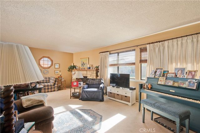 19816 Marilla, Chatsworth, CA 91311