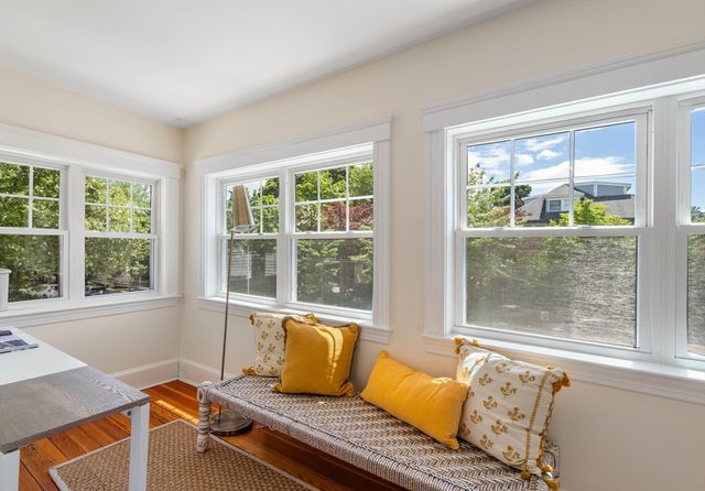 293 Huron Avenue 2, Cambridge, MA 02138