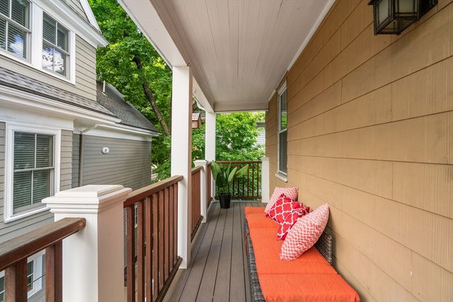293 Huron Avenue 2, Cambridge, MA 02138