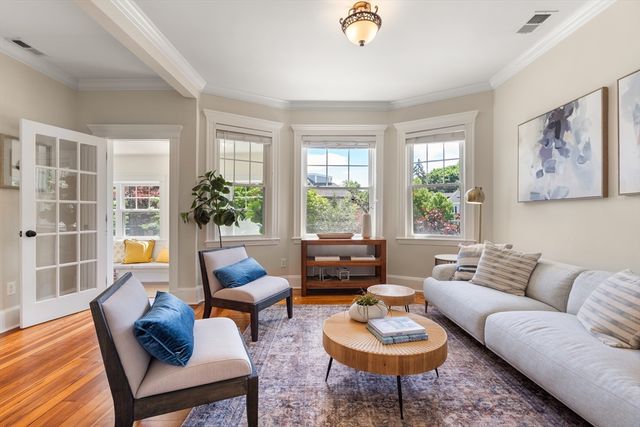 293 Huron Avenue 2, Cambridge, MA 02138