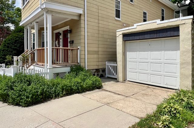 293 Huron Avenue 2, Cambridge, MA 02138