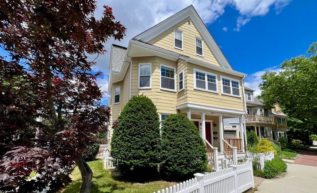 293 Huron Avenue 2, Cambridge, MA 02138