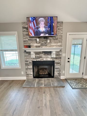 917 Burley Barn Rd, Clarksville, TN 37042
