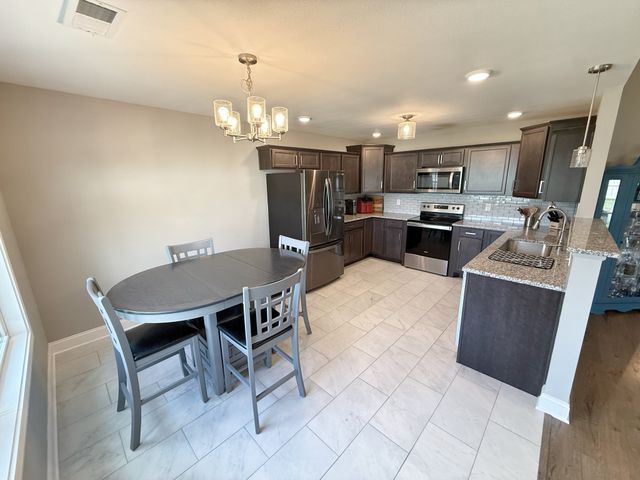917 Burley Barn Rd, Clarksville, TN 37042