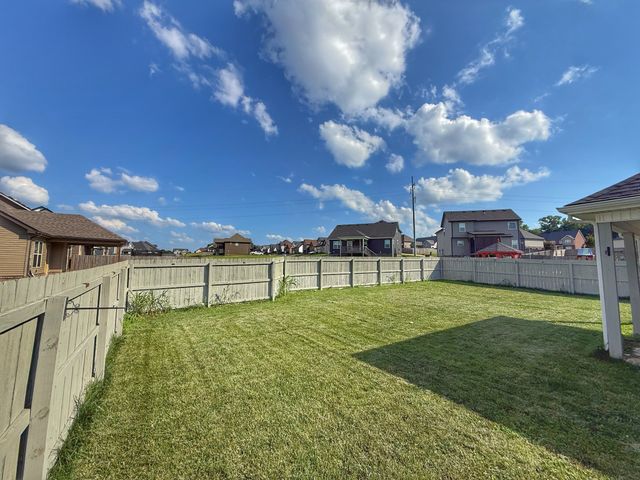 917 Burley Barn Rd, Clarksville, TN 37042