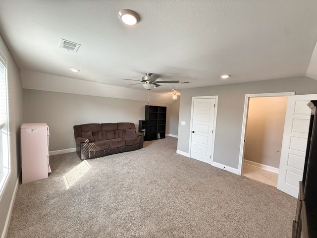 917 Burley Barn Rd, Clarksville, TN 37042