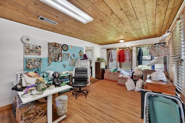 801 S Hall Street, Ennis, TX 75119