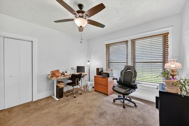 801 S Hall Street, Ennis, TX 75119