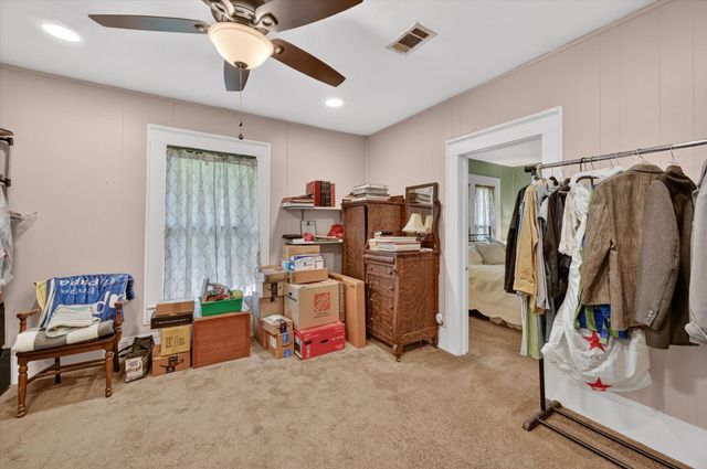 801 S Hall Street, Ennis, TX 75119