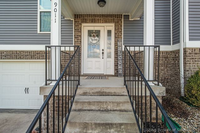 9011 Woodford Drive, Charlestown, IN 47111