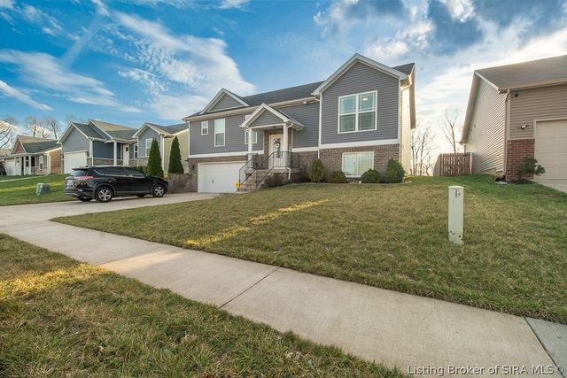 9011 Woodford Drive, Charlestown, IN 47111