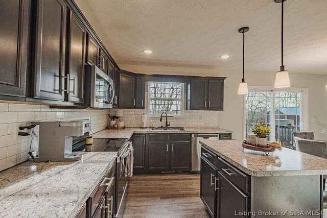 9011 Woodford Drive, Charlestown, IN 47111