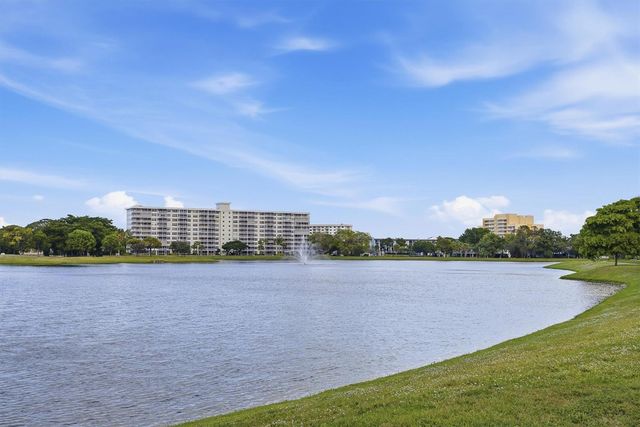 2903 N Palm Aire Drive, Pompano Beach, FL 33069