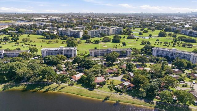 2903 N Palm Aire Drive, Pompano Beach, FL 33069