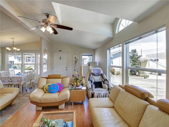 2550 Pacific Coast 51, Torrance, CA 90505