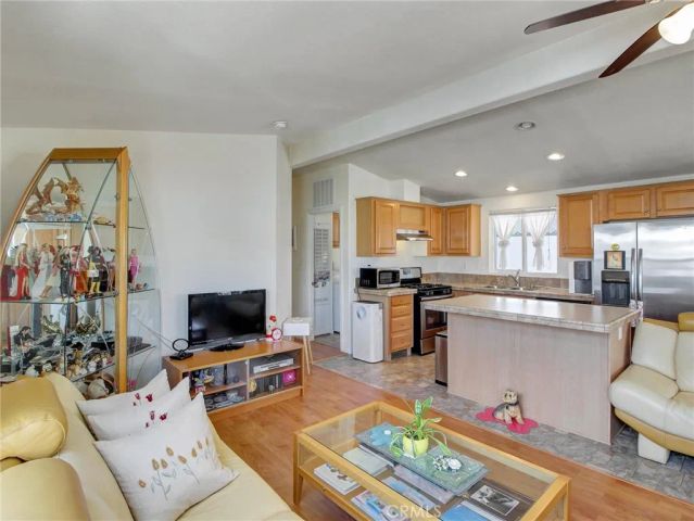 2550 Pacific Coast 51, Torrance, CA 90505