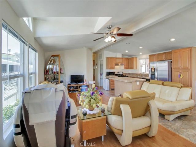2550 Pacific Coast 51, Torrance, CA 90505