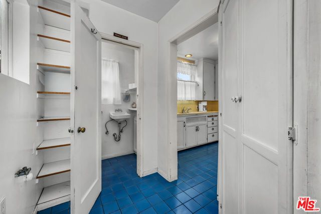 713 S Broadway, Redondo Beach, CA 90277