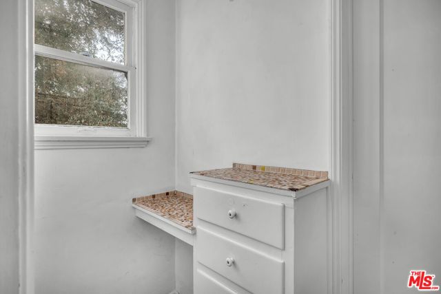 713 S Broadway, Redondo Beach, CA 90277