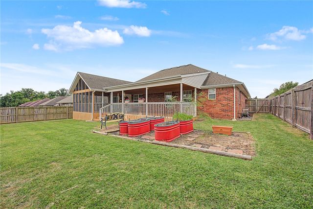 211 Monroe Street, Centerton, AR 72719