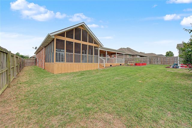 211 Monroe Street, Centerton, AR 72719