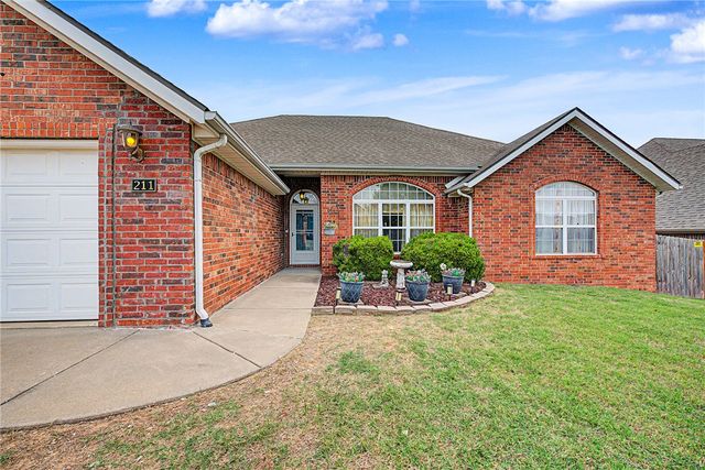 211 Monroe Street, Centerton, AR 72719