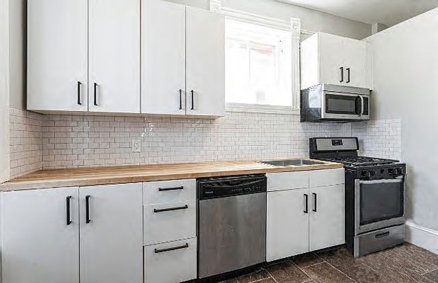 843 N Francisco Avenue, Chicago, IL 60622