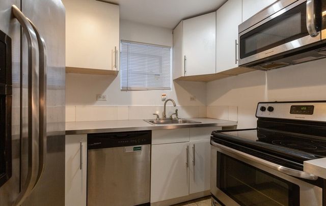 843 N Francisco Avenue, Chicago, IL 60622